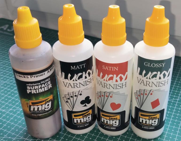 Festék-lakk-Lucky Varnish, Track Primer_Ammo_MIG_60ml_1990Ft darabja