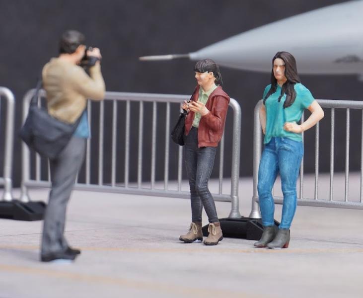 Figura_3D civilek_1-72-1-48_1-35_1-32_1000Ft-tól_2