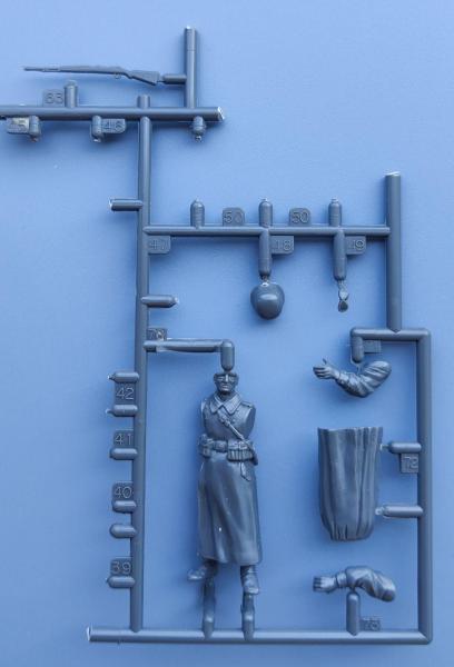 Figura_(német 2.vh-1)_1-35_500Ft