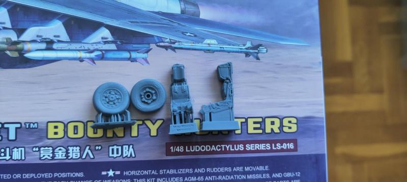 FA-18F Bounty Hunters+3D ülések+3D kerék_Meng_1-48_27000Ft_2