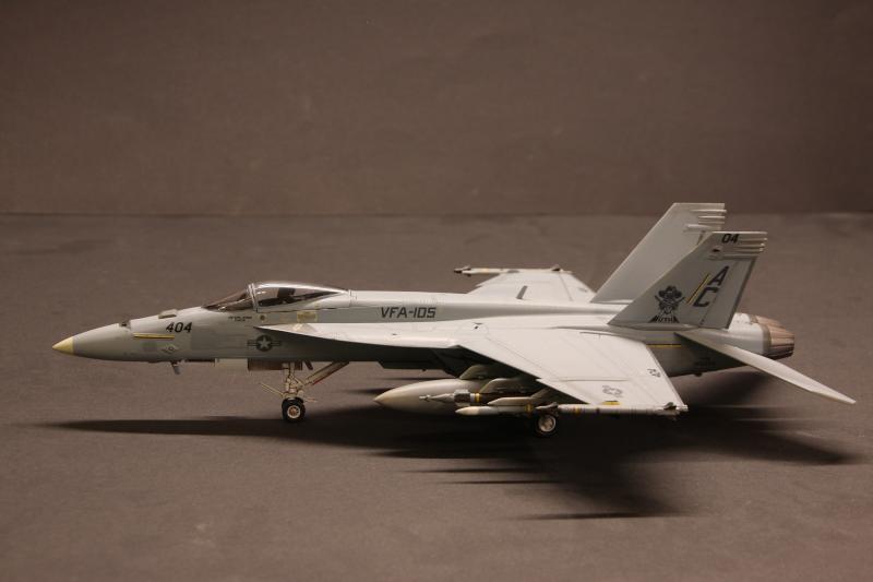 F-18E_Hasegawa_1-72