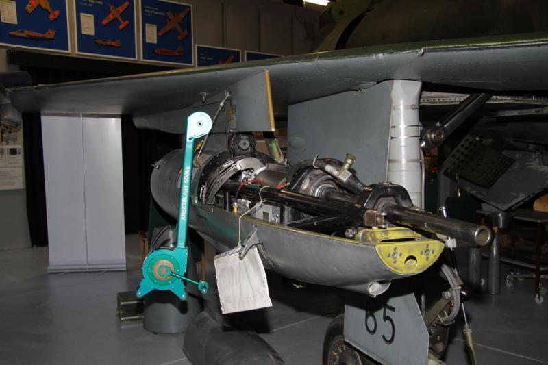 A Viggen masszív gépágyúgondolája