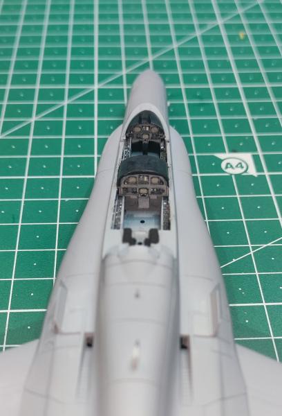 Felkerültek a kabinmatricák

Elviselhető.