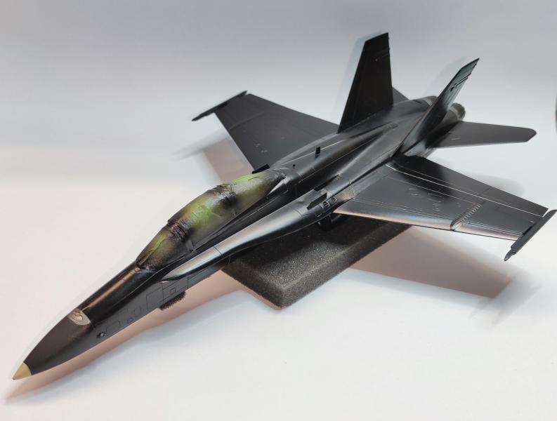 Így már jól néz ki a szárny, de az a randa, randa nagy beszívódás... :(((