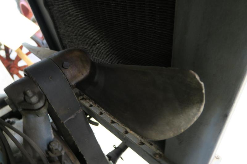 Mai szemmel szokatlan a MÁVAG PT kéttollú hűtőventilátora