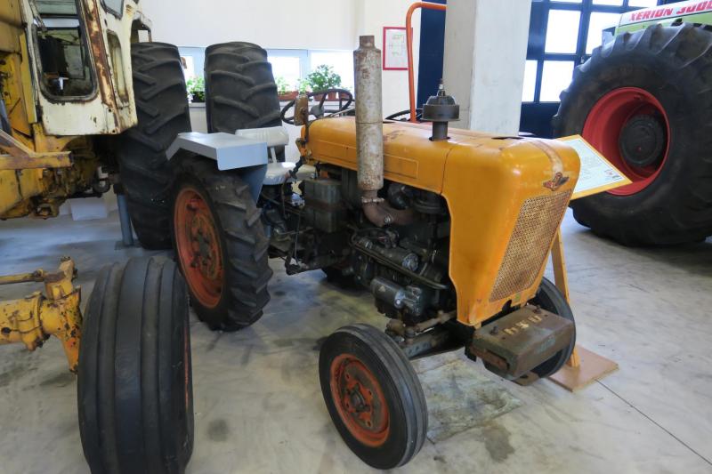 Kubota L20 (1962)

Ez volt japán Kubota egyik első traktora, a kiállított példány annak is a legelső szériájából származik.