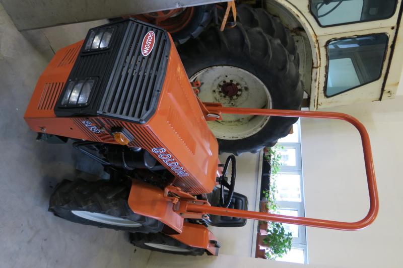 Goldoni 919

A modenai gyár egyik csuklós modellje.