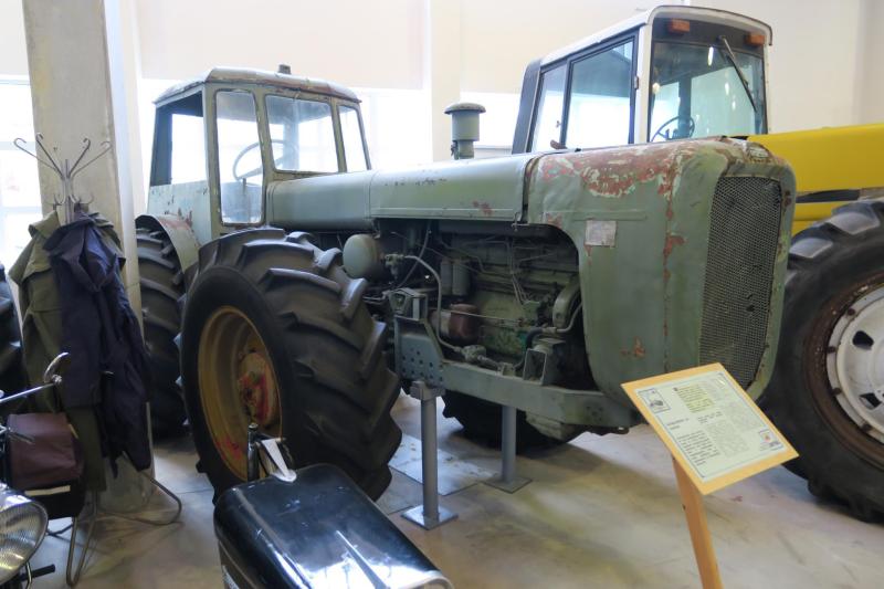 Dutra Steyr 110 (1970-73)

A Dutra D4K-B módosítása 110 LE-s Steyr motorral.