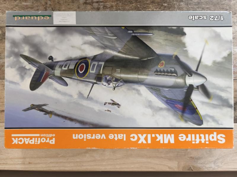 5000 Eduard Spitfire