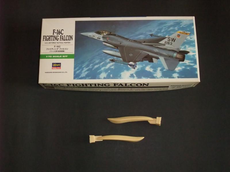 1/72 Hasegawa F-16C + pót tartályokkal ; 4500.-