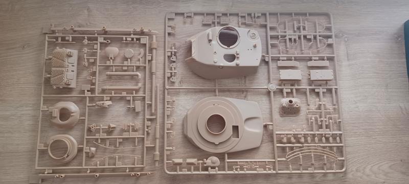 Mini Hobby M-60 Blazer