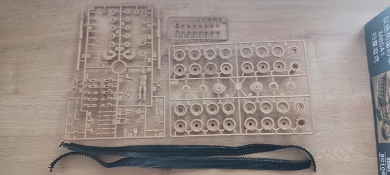 Mini Hobby M-60 Blazer