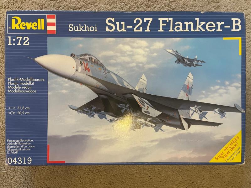 Revell ( Ex Hasegawa ) Su-27 - 15800 Ft

Jár hozzá: Gyanta kabin; Hi-Tec matricakészlet, Eduard fotomaratás és trumpeter maradék alkatrészek ( jó orr, fegyverek, vízszintes vezérsík )