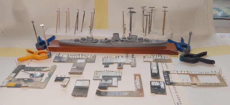 Az összes alkatrész festés előtt