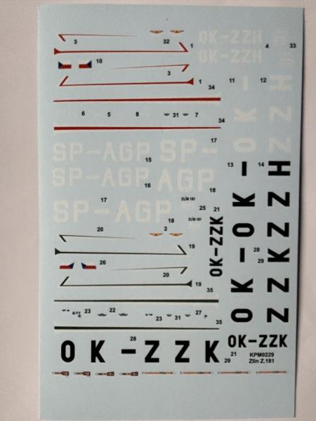 A gyári matricalapról két cseh és egy lengyel gép díszíthető fel