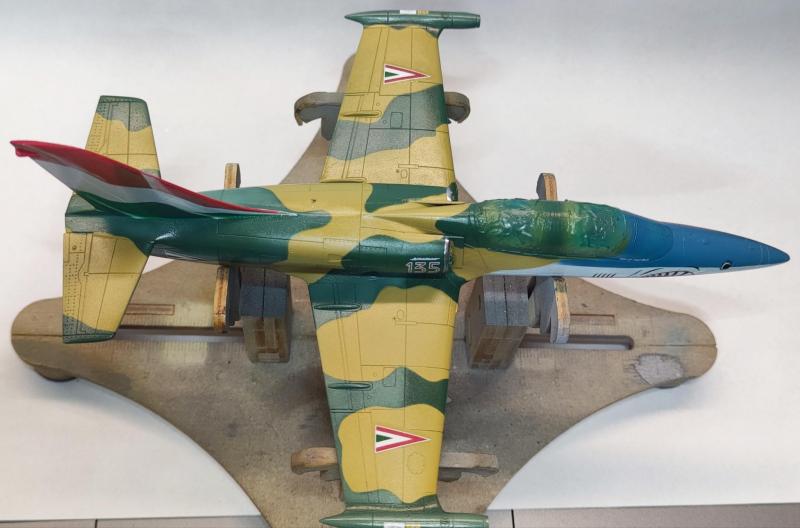 A főbb matricák fent vannak, a stencilekről lemondtam

Még ezer más apróság is van, amit meg kell csinálni.