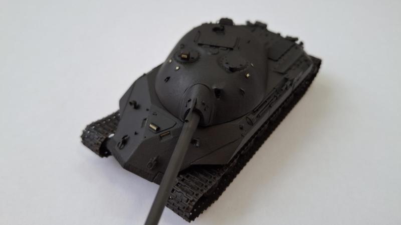 A teljes makettet feketére alapoztam, majd a periszkópokat kimaszkoltam (ezek később feketék maradtak)