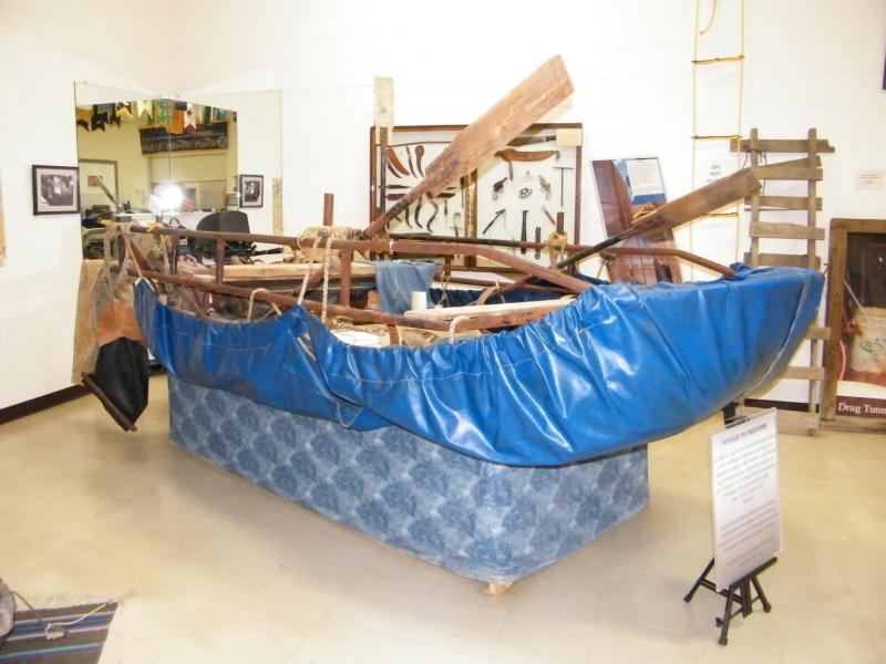 Sok tárgy a csempészek vagy a szabad világba menekülni vágyók leleményességét dícséri

Az autógumikból, ponyvákból álló tákolmány segítségével négy kubai hajózott el másfél nap alatt Floridába. Az USA minden határszakaszáról az arra érdemes tárgyakat ebbe a múzeumba hozzák.