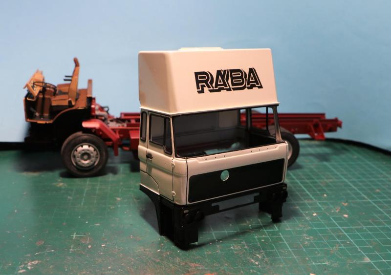 Már fényezve, matricázva