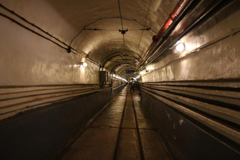 Folyosó, itt kicsit látszik a bunker nagysága