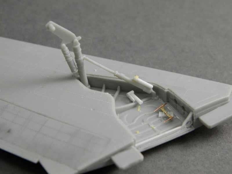 A bal szárny futóműaknája