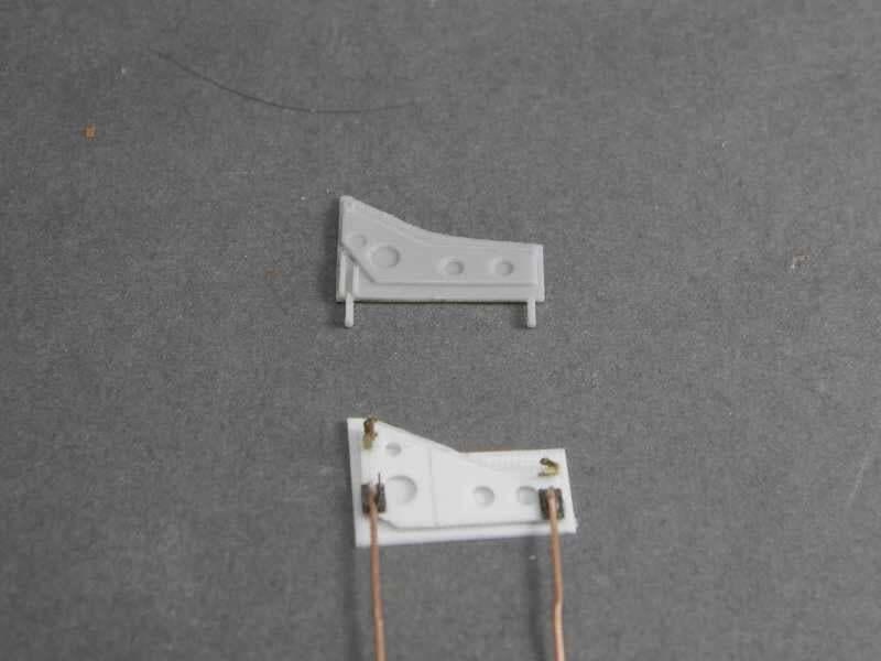 Felül a gyári, alul a saját