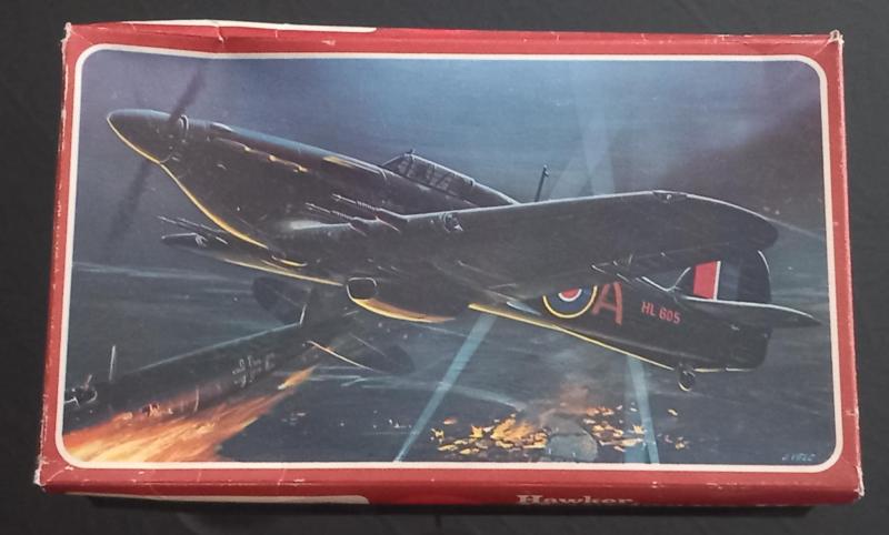 Eladó matrica és makett