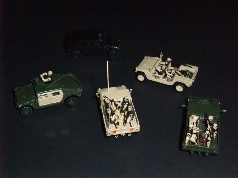 172 HUMVEE 5db ; 10000.-