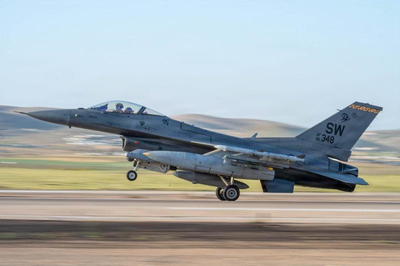 CENTCOM F-16