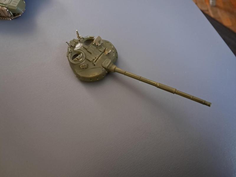 A torony, még hiányosan felszerelve