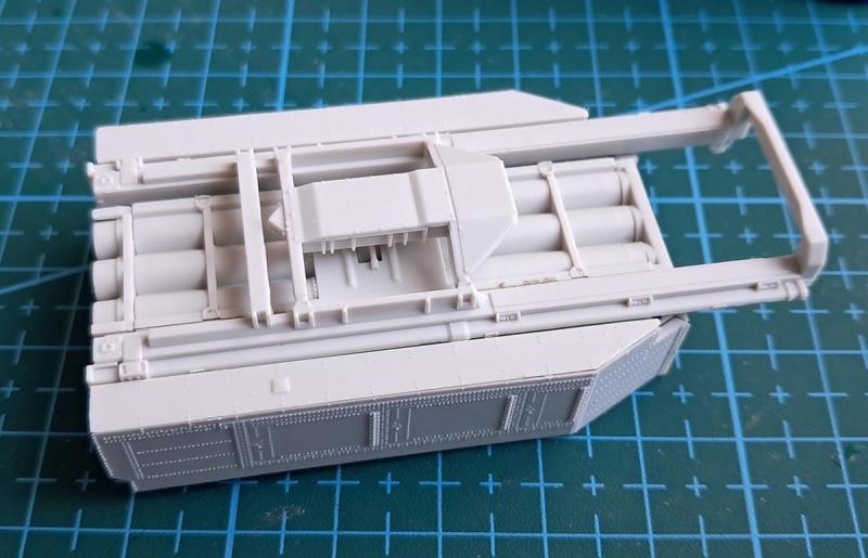 Az indítókonténer a hat tubussal