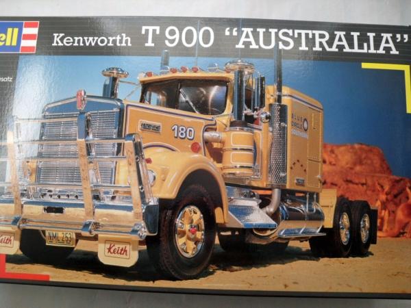 Revell Kenworth T-900