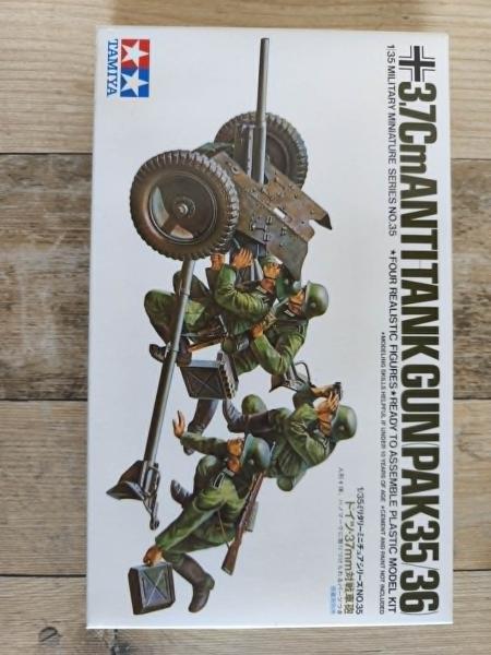 3000 PAK 35 figurákkal