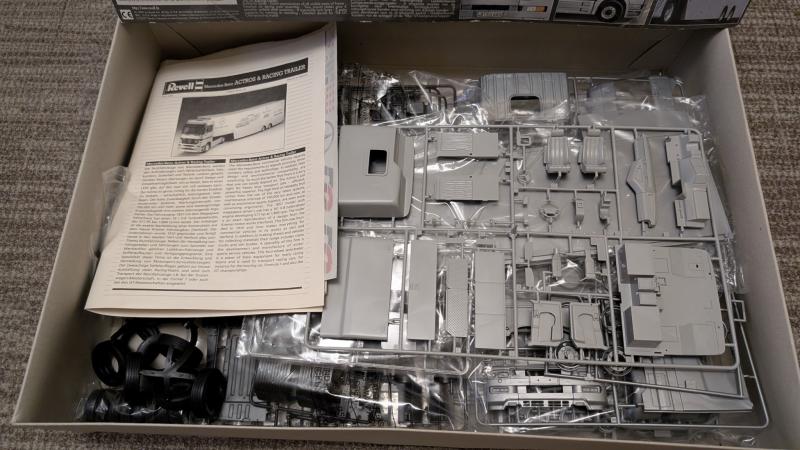 19 Revell 07572_02