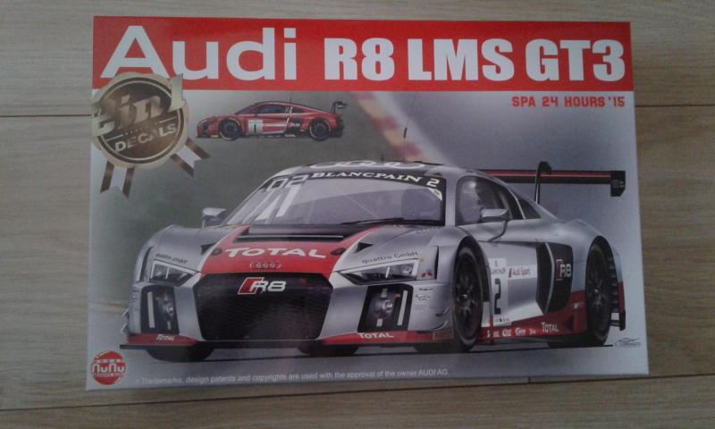 Audi R8

1/24 új 13.000,-