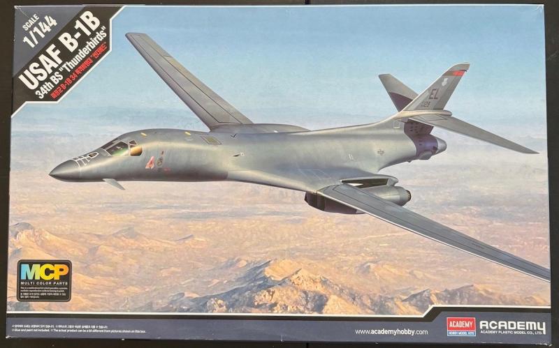 Academy 12620  B-1B

9000 Ft
