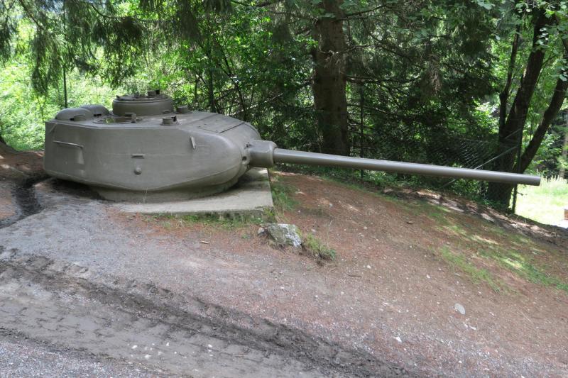 T-34/85, a kivonuló szovjet csapatok ajándéka