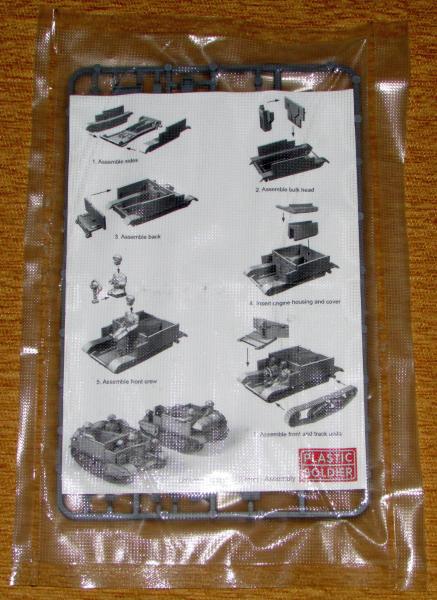 Plastic Soldier_1-72_Universal Carrier_3.000.-