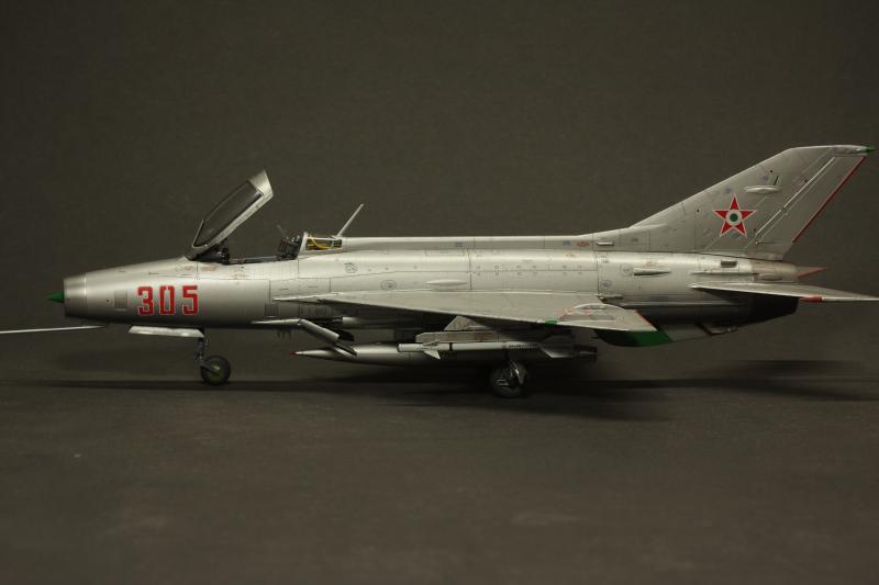 Eduard_MiG-21F-13_Weekend_1/48